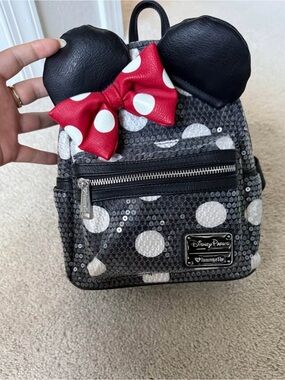 Minnie Mouse Loungefly hardtag